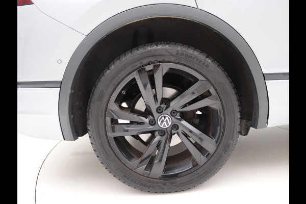 Volkswagen Tiguan Allspace 1.5 TSI R-Line 7p. Pano, Trekhaak, Stoelverwarming/ventilatie