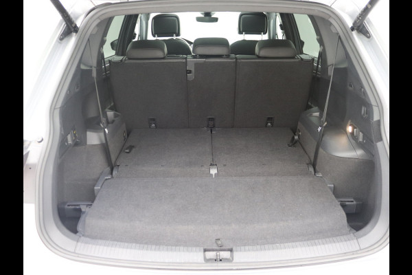 Volkswagen Tiguan Allspace 1.5 TSI R-Line 7p. Pano, Trekhaak, Stoelverwarming/ventilatie