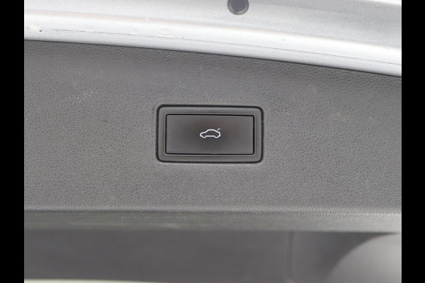 Volkswagen Tiguan Allspace 1.5 TSI R-Line 7p. Pano, Trekhaak, Stoelverwarming/ventilatie
