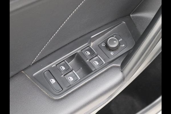 Volkswagen Tiguan Allspace 1.5 TSI R-Line 7p. Pano, Trekhaak, Stoelverwarming/ventilatie