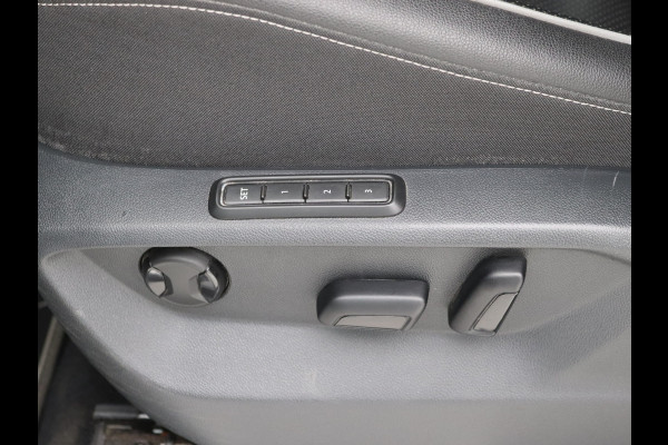 Volkswagen Tiguan Allspace 1.5 TSI R-Line 7p. Pano, Trekhaak, Stoelverwarming/ventilatie