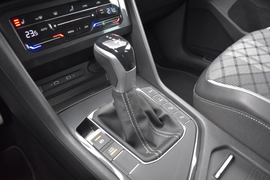 Volkswagen Tiguan 1.4 TSI eHybrid 3X R-Line Pano HUD Camera Trekhaak
