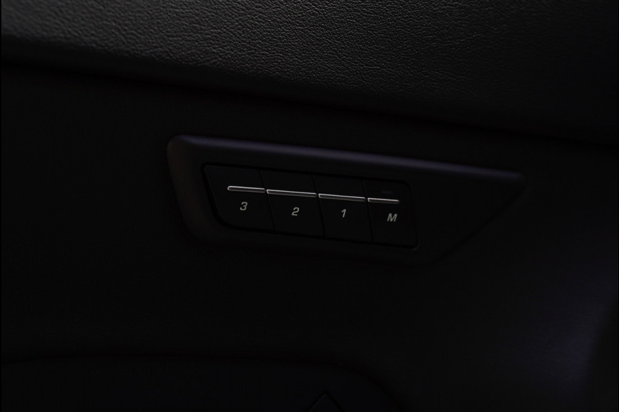 Jaguar E-Pace 1.5 P160 R-Dynamic SE Leer ACC 360° Meridian Navi Keyless Entry & Go Elektr. bedienbare achterklep Memory seats Climate PDC Zwarte alcantara hemelbekleding LM velgen BTW auto