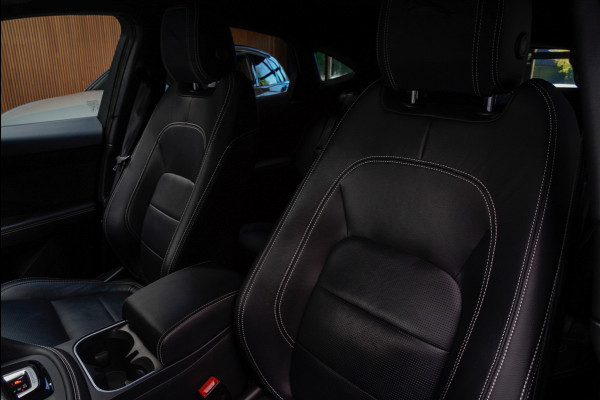 Jaguar E-Pace 1.5 P160 R-Dynamic SE Leer ACC 360° Meridian Navi Keyless Entry & Go Elektr. bedienbare achterklep Memory seats Climate PDC Zwarte alcantara hemelbekleding LM velgen BTW auto