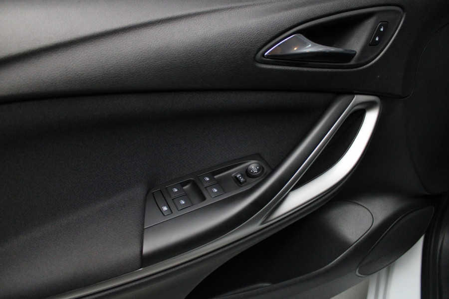 Opel Astra Sports Tourer 1.2 T Navi Airco Cruise PDC BTWauto Sportstoelen Carplay 1e eigenaar