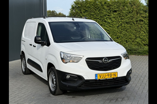 Opel Combo 1.5D 102 PK / L1H1 / 1e EIG. / TREKHAAK / BOTT INRICHTING / CAMERA / CARPLAY / AIRCO