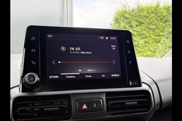 Opel Combo 1.5D 102 PK / L2H1 / 1e EIG. / BOTT INRICHTING / AIRCO / CRUISE / APPLE CARPLAY / ANDROID AUTO