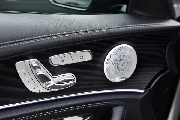 Mercedes-Benz E-Klasse 300 e AMG Night Ed, Luchtvering, Memory, Burmester, HUD, 360, Keyless, ACC!
