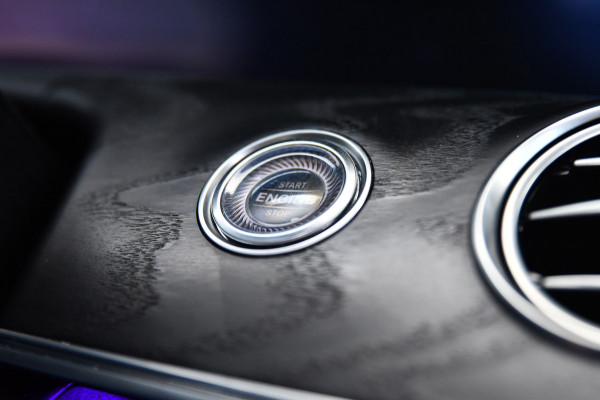 Mercedes-Benz E-Klasse 300 e AMG Night Ed, Luchtvering, Memory, Burmester, HUD, 360, Keyless, ACC!