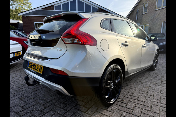 Volvo V40 Cross Country 1.5 T3 Nordic+ Luxury Panoramadak, 18''Lmv, Trekhaak