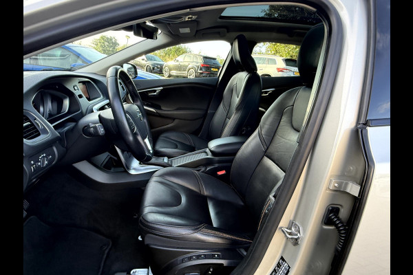 Volvo V40 Cross Country 1.5 T3 Nordic+ Luxury Panoramadak, 18''Lmv, Trekhaak
