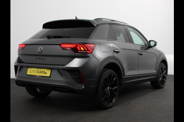 Volkswagen T-Roc 1.5 TSI DSG R-Line + Design pakket Black Automaat Climate control Stoelverwarming Stuurverwarming Parkeersensoren LED Adaptieve cruise control Camera Panorama dak Navigatie Apple Carplay/Android Auto Climate control