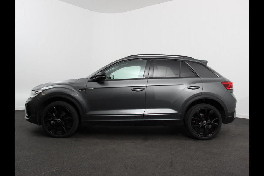 Volkswagen T-Roc 1.5 TSI DSG R-Line + Design pakket Black Automaat Climate control Stoelverwarming Stuurverwarming Parkeersensoren LED Adaptieve cruise control Camera Panorama dak Navigatie Apple Carplay/Android Auto Climate control