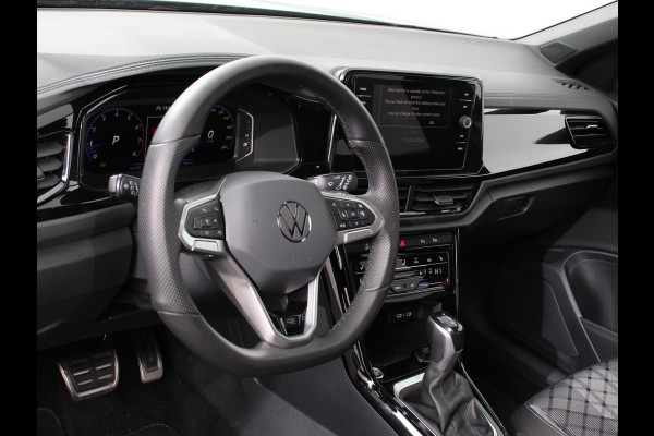 Volkswagen T-Roc 1.5 TSI DSG R-Line + Design pakket Black Automaat Climate control Stoelverwarming Stuurverwarming Parkeersensoren LED Adaptieve cruise control Camera Panorama dak Navigatie Apple Carplay/Android Auto Climate control