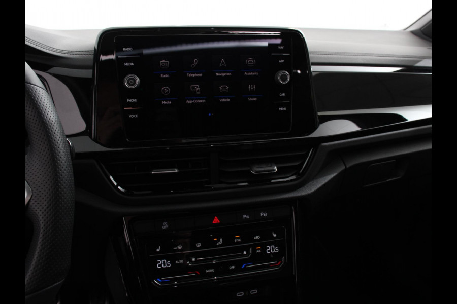 Volkswagen T-Roc 1.5 TSI DSG R-Line + Design pakket Black Automaat Climate control Stoelverwarming Stuurverwarming Parkeersensoren LED Adaptieve cruise control Camera Panorama dak Navigatie Apple Carplay/Android Auto Climate control
