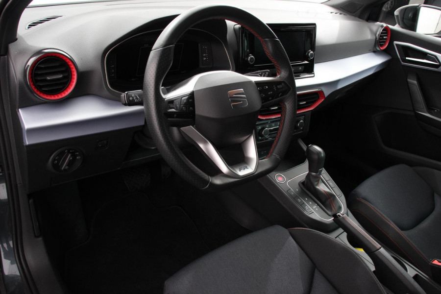 Seat Ibiza 1.0 TSI 110 pk DSG FR Navigatie Apple Carplay/Android Auto Adaptieve Cruise Control Parkeersensoren Camera Virtual Cockpit Stoelverwarming Full LED Privacy Glass