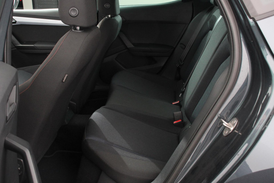 Seat Ibiza 1.0 TSI 110 pk DSG FR Navigatie Apple Carplay/Android Auto Adaptieve Cruise Control Parkeersensoren Camera Virtual Cockpit Stoelverwarming Full LED Privacy Glass