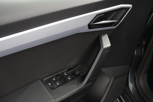 Seat Ibiza 1.0 TSI 110 pk DSG FR Navigatie Apple Carplay/Android Auto Adaptieve Cruise Control Parkeersensoren Camera Virtual Cockpit Stoelverwarming Full LED Privacy Glass