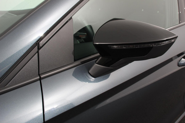 Seat Ibiza 1.0 TSI 110 pk DSG FR Navigatie Apple Carplay/Android Auto Adaptieve Cruise Control Parkeersensoren Camera Virtual Cockpit Stoelverwarming Full LED Privacy Glass