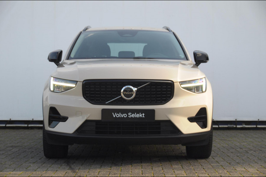 Volvo XC40 B3 177PK Automaat Plus Dark / Trekhaak / Navigatie / Adaptive Cruise / BLIS/ Harman Kardon / Stuur- & Stoelverwarming / Elektrische achterklep / Achteruitrijcamera / Elektrische stoelverst. met geheugen