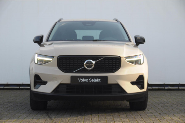 Volvo XC40 B3 177PK Automaat Plus Dark / Trekhaak / Navigatie / Adaptive Cruise / BLIS/ Harman Kardon / Stuur- & Stoelverwarming / Elektrische achterklep / Achteruitrijcamera / Elektrische stoelverst. met geheugen