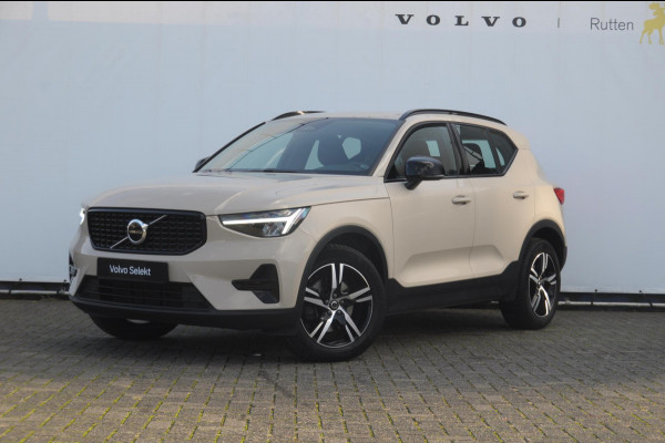 Volvo XC40 B3 177PK Automaat Plus Dark / Trekhaak / Navigatie / Adaptive Cruise / BLIS/ Harman Kardon / Stuur- & Stoelverwarming / Elektrische achterklep / Achteruitrijcamera / Elektrische stoelverst. met geheugen