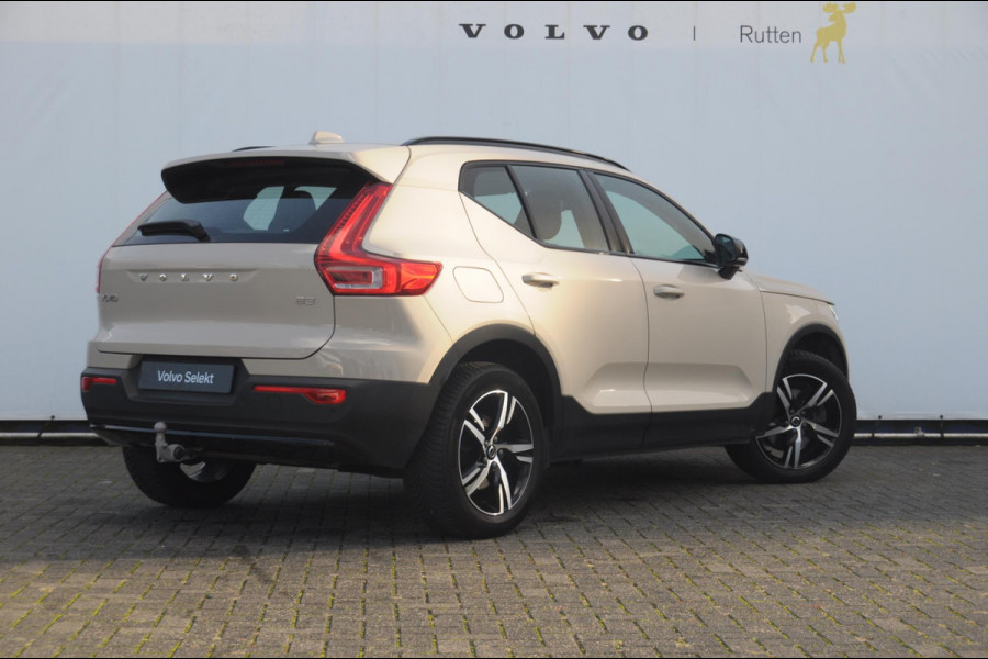 Volvo XC40 B3 177PK Automaat Plus Dark / Trekhaak / Navigatie / Adaptive Cruise / BLIS/ Harman Kardon / Stuur- & Stoelverwarming / Elektrische achterklep / Achteruitrijcamera / Elektrische stoelverst. met geheugen