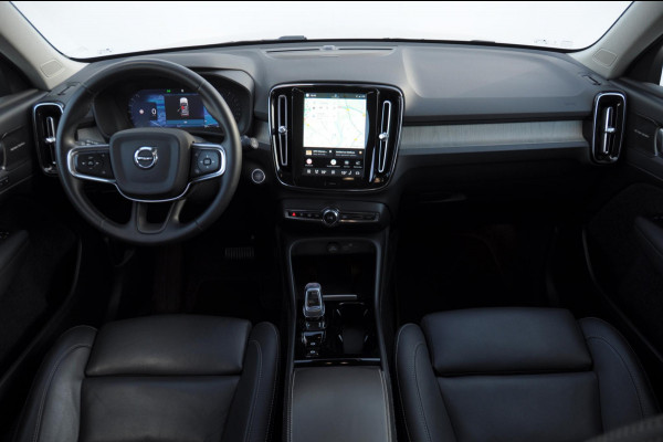 Volvo XC40 B3 177PK Automaat Plus Dark / Trekhaak / Navigatie / Adaptive Cruise / BLIS/ Harman Kardon / Stuur- & Stoelverwarming / Elektrische achterklep / Achteruitrijcamera / Elektrische stoelverst. met geheugen