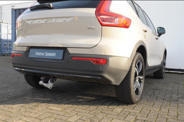 Volvo XC40 B3 177PK Automaat Plus Dark / Trekhaak / Navigatie / Adaptive Cruise / BLIS/ Harman Kardon / Stuur- & Stoelverwarming / Elektrische achterklep / Achteruitrijcamera / Elektrische stoelverst. met geheugen