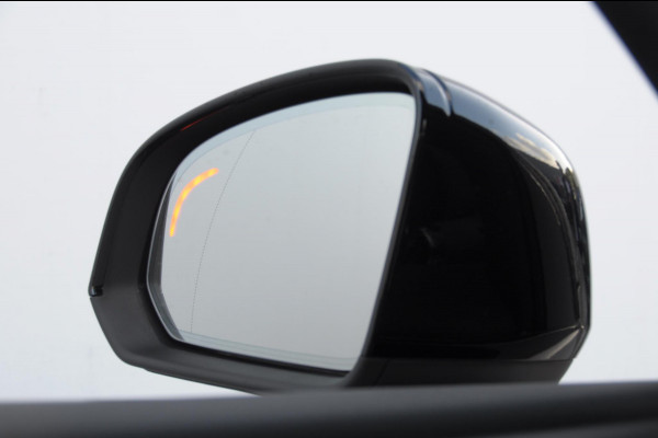Volvo XC40 B3 177PK Automaat Plus Dark / Trekhaak / Navigatie / Adaptive Cruise / BLIS/ Harman Kardon / Stuur- & Stoelverwarming / Elektrische achterklep / Achteruitrijcamera / Elektrische stoelverst. met geheugen