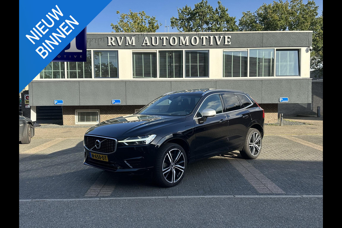 Volvo XC60 2.0 T8 Twin Engine AWD R-Design BOMVOL !! | DEALER ONDERHOUDEN | LUCHTVERING | ELK. TREKHAAK | STOEL + STUURVERWARMING | MEM. SEAT | CAMERA | RIJKLAAR INCL. 12 MND BOVAG GARANTIE |