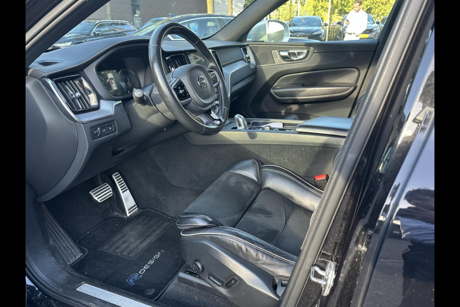 Volvo XC60 2.0 T8 Twin Engine AWD R-Design BOMVOL !! | DEALER ONDERHOUDEN | LUCHTVERING | ELK. TREKHAAK | STOEL + STUURVERWARMING | MEM. SEAT | CAMERA | RIJKLAAR INCL. 12 MND BOVAG GARANTIE |