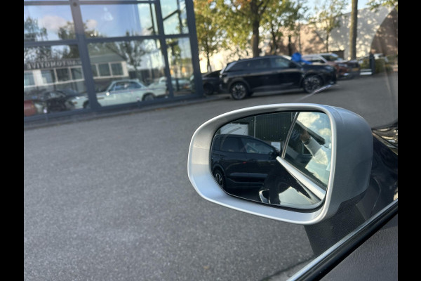 Volvo XC60 2.0 T8 Twin Engine AWD R-Design BOMVOL !! | DEALER ONDERHOUDEN | LUCHTVERING | ELK. TREKHAAK | STOEL + STUURVERWARMING | MEM. SEAT | CAMERA | RIJKLAAR INCL. 12 MND BOVAG GARANTIE |