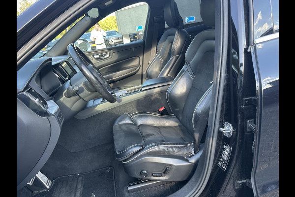 Volvo XC60 2.0 T8 Twin Engine AWD R-Design BOMVOL !! | DEALER ONDERHOUDEN | LUCHTVERING | ELK. TREKHAAK | STOEL + STUURVERWARMING | MEM. SEAT | CAMERA | RIJKLAAR INCL. 12 MND BOVAG GARANTIE |