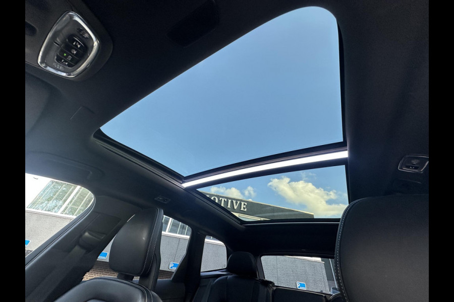 Volvo XC60 2.0 T8 Twin Engine AWD R-Design BOMVOL !! | DEALER ONDERHOUDEN | LUCHTVERING | ELK. TREKHAAK | STOEL + STUURVERWARMING | MEM. SEAT | CAMERA | RIJKLAAR INCL. 12 MND BOVAG GARANTIE |