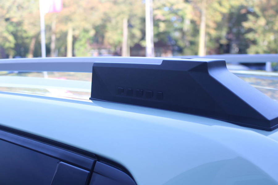 Fiat Grande Panda 1.2 Hybrid ICON PACK STYLE | BESCHERMPLATEN VOOR EN ACHTER IN "SILVER METAL DIAMOND DESIGN" | DAKRAILS IN HET ZWART EN ZILVERGRIJS UITGEVOERD | ZWARTE ACCENTEN RONDOM RAAMOMLIJSTING | MIDDENARMSTEUN | DRAADLOOS APPLE CARPLAY/ANDROID AUTO | PARKEERNSENSOREN VOOR & ACHTER | PACK STYLE: (16" LICHTMETALEN VELGEN HOOGGLANS ZWART, DAKRAILS ZWART, EXTRA GETINTE ACHTERRUITEN, IN HOOGTE VERSTELBARE PASSAGIERSSTOEL, MIDDENARMSTEUN, STYLE VOOR EN ACHTERBUMPER, STYLE DASHBOARD) | AQUA AZURE |