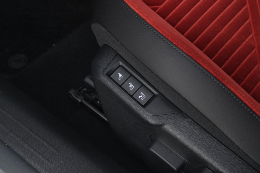 Lancia Ypsilon LX 156PK 54 kWh | EXCLUSIVE PACK: (FLUWELEN "RUGGINE" STOELBEKLEDING, ELEKTRISCH VERSTELBARE & VERWARMBARE VOORSTOELEN, KEYLESS ENTRY) | NAVIGATIE | RIJSTROOKASSISTENT L2 | BIANCO QUARZO MET ZWART DAK | 17" LICHTMETALEN VELGEN "MONDRIAN" | PARKEERSENSOREN VOOR & ACHTER MET CAMERA VOOR EN ACHTERZIJDE | WARMTEPOMP | DRAADLOOS APPLE CARPLAY/ANDROID AUTO | NAVIGATIE | ADAPTIVE CRUISE CONTROL | DODEHOEK DETECTIE | KEYLESS START | DRAADLOZE TELEFOONLADER | AUTOMATISCHE REGENSENSOR | AUTOMATISCH GROOTLICHT | AMBIENT LIGHTNING SFEERVERLICHTING | S.A.L.A. HUB |