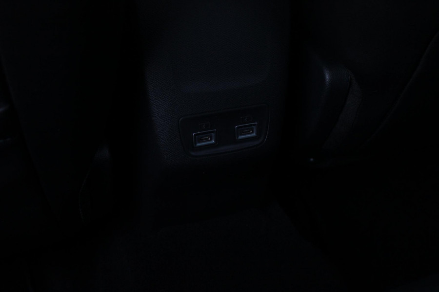 Lancia Ypsilon LX 156PK 54 kWh | EXCLUSIVE PACK: (FLUWELEN "RUGGINE" STOELBEKLEDING, ELEKTRISCH VERSTELBARE & VERWARMBARE VOORSTOELEN, KEYLESS ENTRY) | NAVIGATIE | RIJSTROOKASSISTENT L2 | BIANCO QUARZO MET ZWART DAK | 17" LICHTMETALEN VELGEN "MONDRIAN" | PARKEERSENSOREN VOOR & ACHTER MET CAMERA VOOR EN ACHTERZIJDE | WARMTEPOMP | DRAADLOOS APPLE CARPLAY/ANDROID AUTO | NAVIGATIE | ADAPTIVE CRUISE CONTROL | DODEHOEK DETECTIE | KEYLESS START | DRAADLOZE TELEFOONLADER | AUTOMATISCHE REGENSENSOR | AUTOMATISCH GROOTLICHT | AMBIENT LIGHTNING SFEERVERLICHTING | S.A.L.A. HUB |