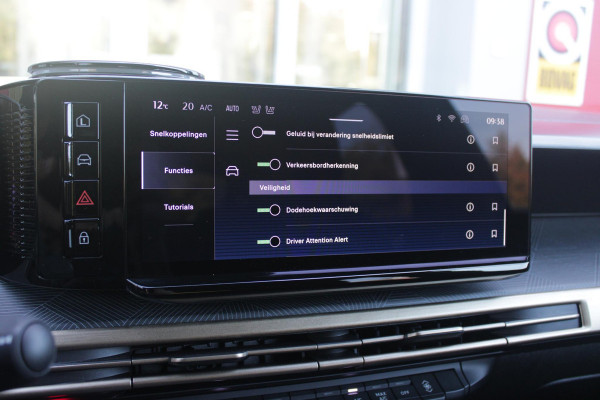 Lancia Ypsilon LX 156PK 54 kWh | EXCLUSIVE PACK: (FLUWELEN "RUGGINE" STOELBEKLEDING, ELEKTRISCH VERSTELBARE & VERWARMBARE VOORSTOELEN, KEYLESS ENTRY) | NAVIGATIE | RIJSTROOKASSISTENT L2 | BIANCO QUARZO MET ZWART DAK | 17" LICHTMETALEN VELGEN "MONDRIAN" | PARKEERSENSOREN VOOR & ACHTER MET CAMERA VOOR EN ACHTERZIJDE | WARMTEPOMP | DRAADLOOS APPLE CARPLAY/ANDROID AUTO | NAVIGATIE | ADAPTIVE CRUISE CONTROL | DODEHOEK DETECTIE | KEYLESS START | DRAADLOZE TELEFOONLADER | AUTOMATISCHE REGENSENSOR | AUTOMATISCH GROOTLICHT | AMBIENT LIGHTNING SFEERVERLICHTING | S.A.L.A. HUB |