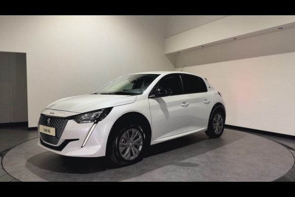 Peugeot e-208 EV Allure Pack 50 kWh | Voorstoelen verwarmd | Navigatie | LMV 16" | camera | 3-fase