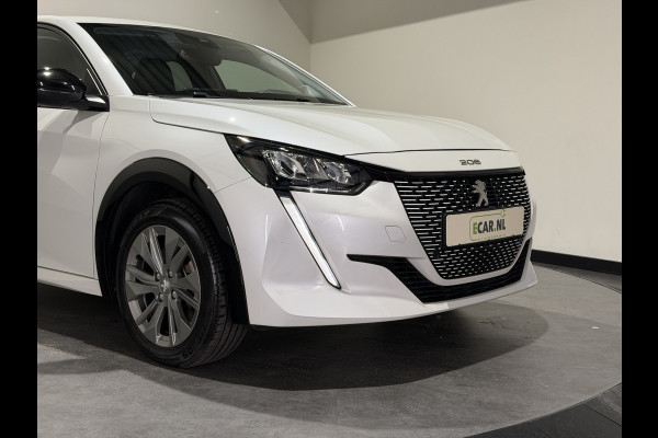Peugeot e-208 EV Allure Pack 50 kWh | Voorstoelen verwarmd | Navigatie | LMV 16" | camera | 3-fase