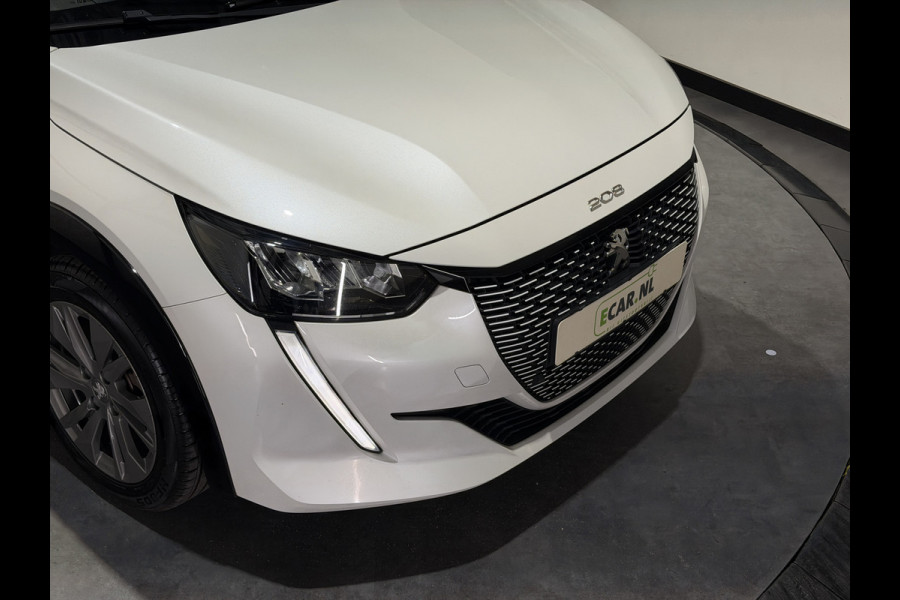 Peugeot e-208 EV Allure Pack 50 kWh | Voorstoelen verwarmd | Navigatie | LMV 16" | camera | 3-fase