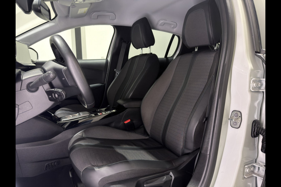 Peugeot e-208 EV Allure Pack 50 kWh | Voorstoelen verwarmd | Navigatie | LMV 16" | camera | 3-fase