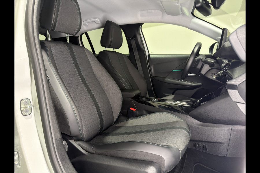 Peugeot e-208 EV Allure Pack 50 kWh | Voorstoelen verwarmd | Navigatie | LMV 16" | camera | 3-fase