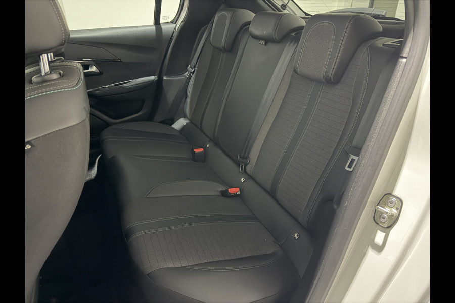 Peugeot e-208 EV Allure Pack 50 kWh | Voorstoelen verwarmd | Navigatie | LMV 16" | camera | 3-fase