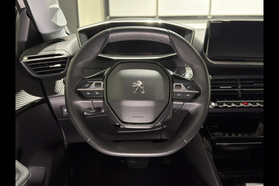Peugeot e-208 EV Allure Pack 50 kWh | Voorstoelen verwarmd | Navigatie | LMV 16" | camera | 3-fase