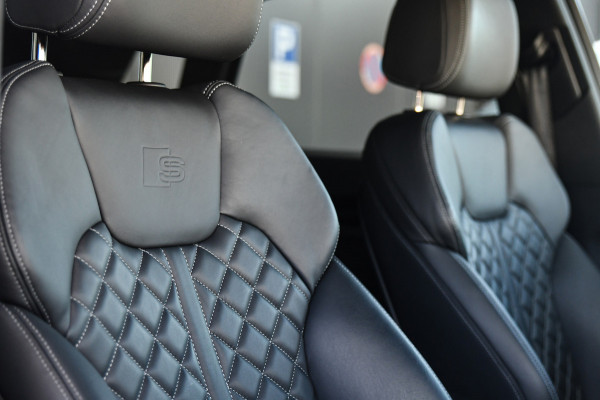 Audi Q5 55 TFSI e S edition Comp., RS Stoelen, Matrix, Trekhaak, Keyless, ACC, Carplay, 21"!