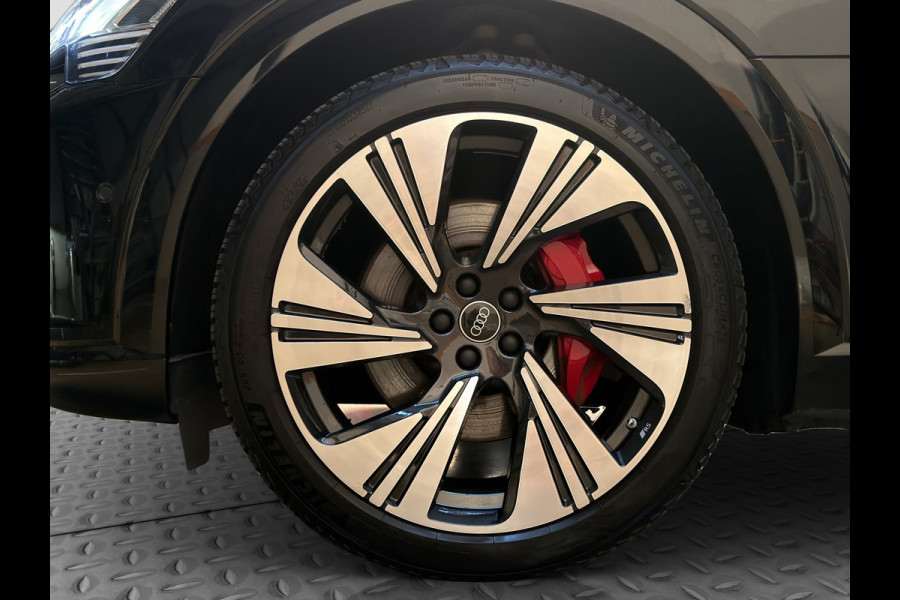 Audi Q8 e-tron 55 quattro S Comp 115 kWh|Pano|B&O|RS Stoelen|360|22"|DCC