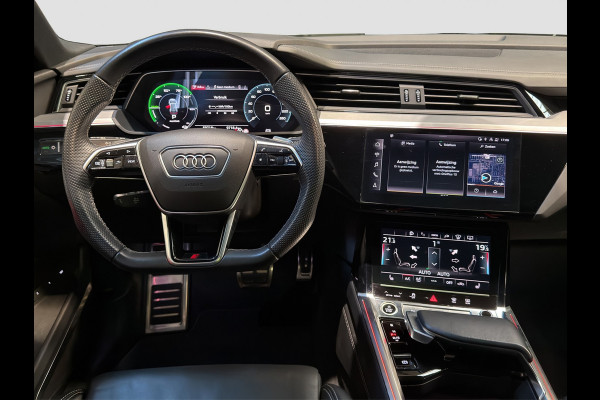 Audi Q8 e-tron 55 quattro S Comp 115 kWh|Pano|B&O|RS Stoelen|360|22"|DCC
