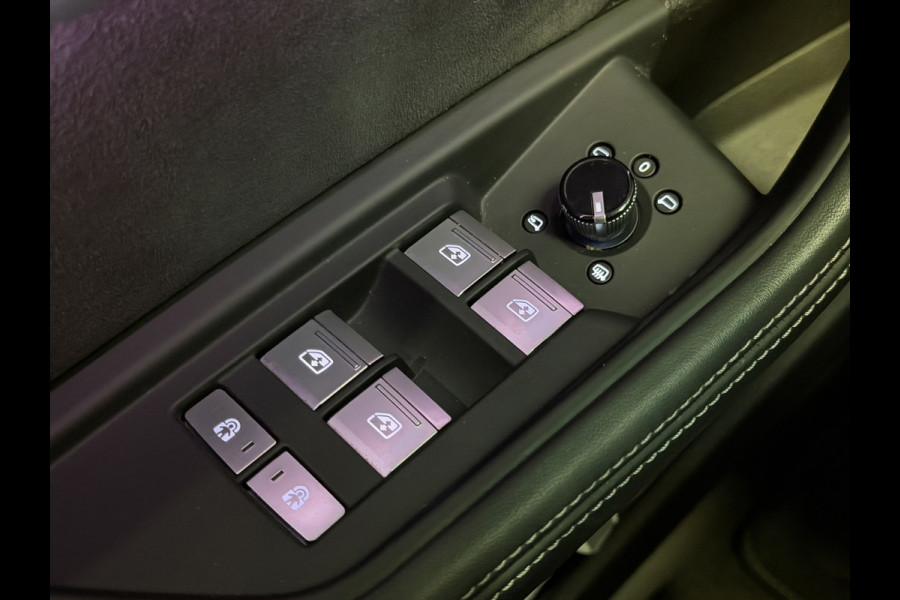 Audi Q8 e-tron 55 quattro S Comp 115 kWh|Pano|B&O|RS Stoelen|360|22"|DCC